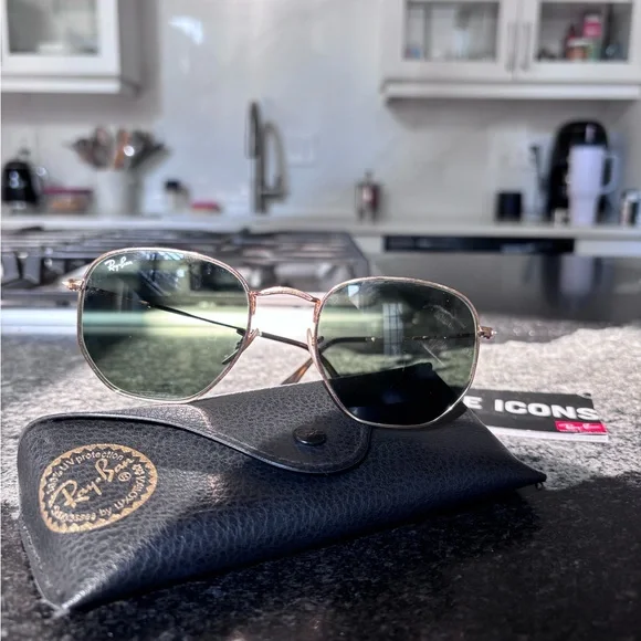 Ray-Ban Gold Frame Sunglasses with Dark Lenses - Picture 1 of 4